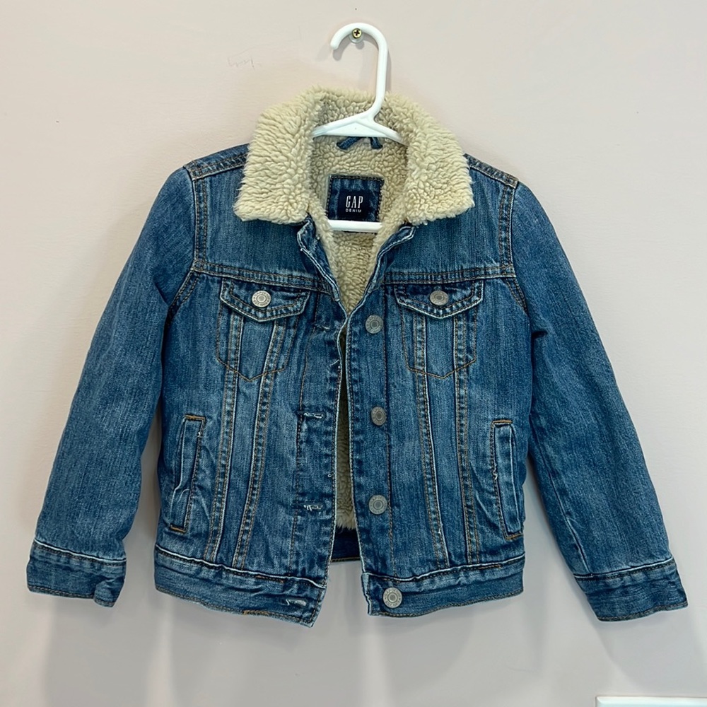 Gap jean jacket. Size xs.